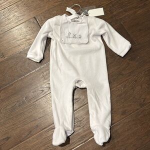 Beautiful Soft White Onesie (6-9m)
